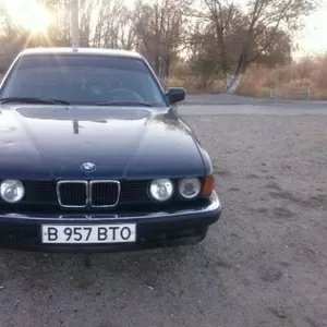 Срочно продам автомобиль BMW.