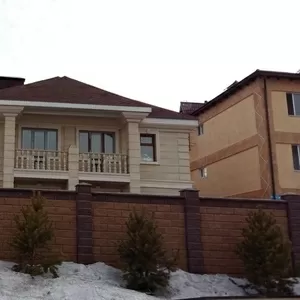 Декоративные элементы фасада карнизы,  оконные наличники 